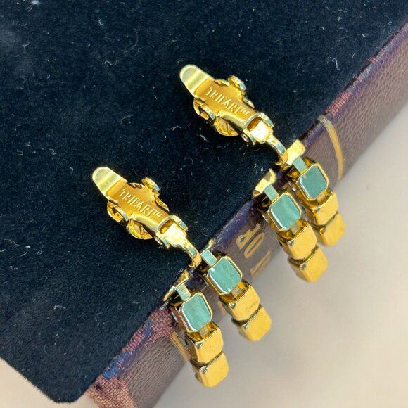 Trifari Clip-On Earrings, 1980s Green and White Rhinestones - Picture 5 of 7